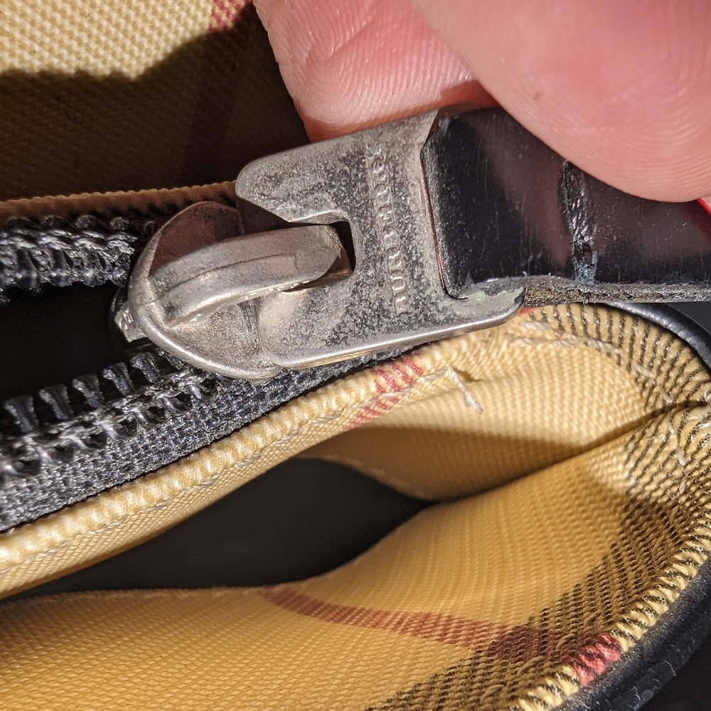Burberry handbag - Picture 6 of 11